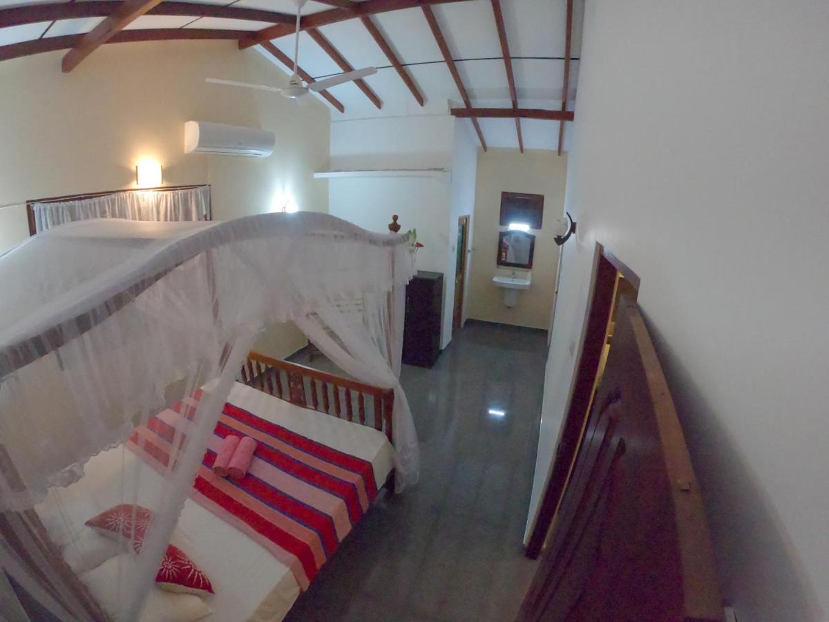 Villa Girilena Hikkaduwa Exteriör bild