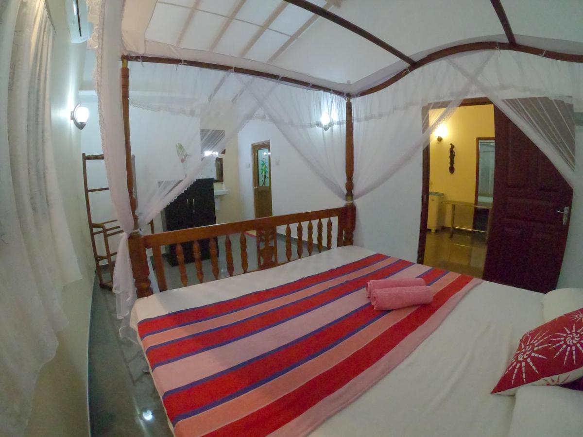 Villa Girilena Hikkaduwa Exteriör bild
