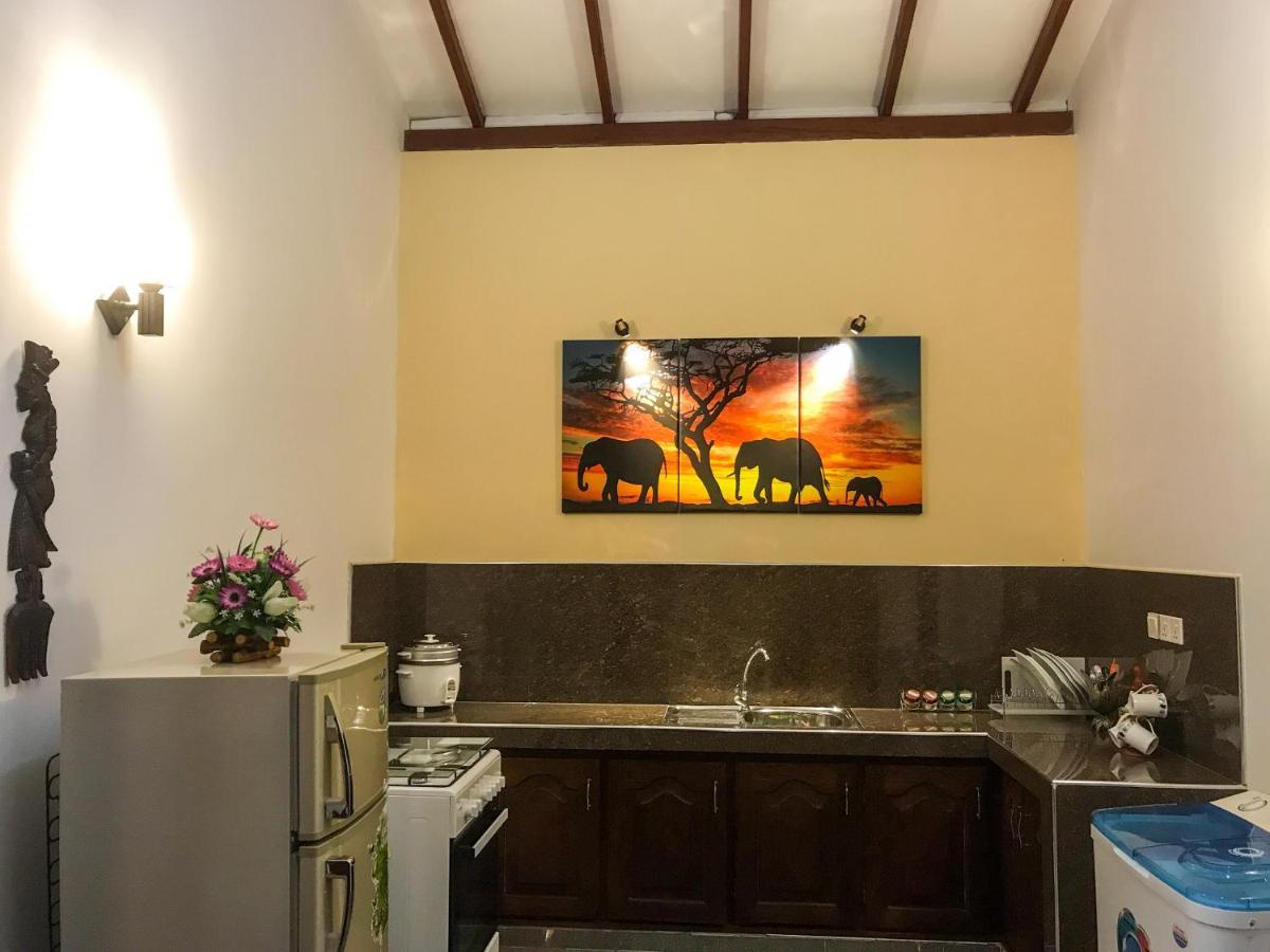 Villa Girilena Hikkaduwa Exteriör bild