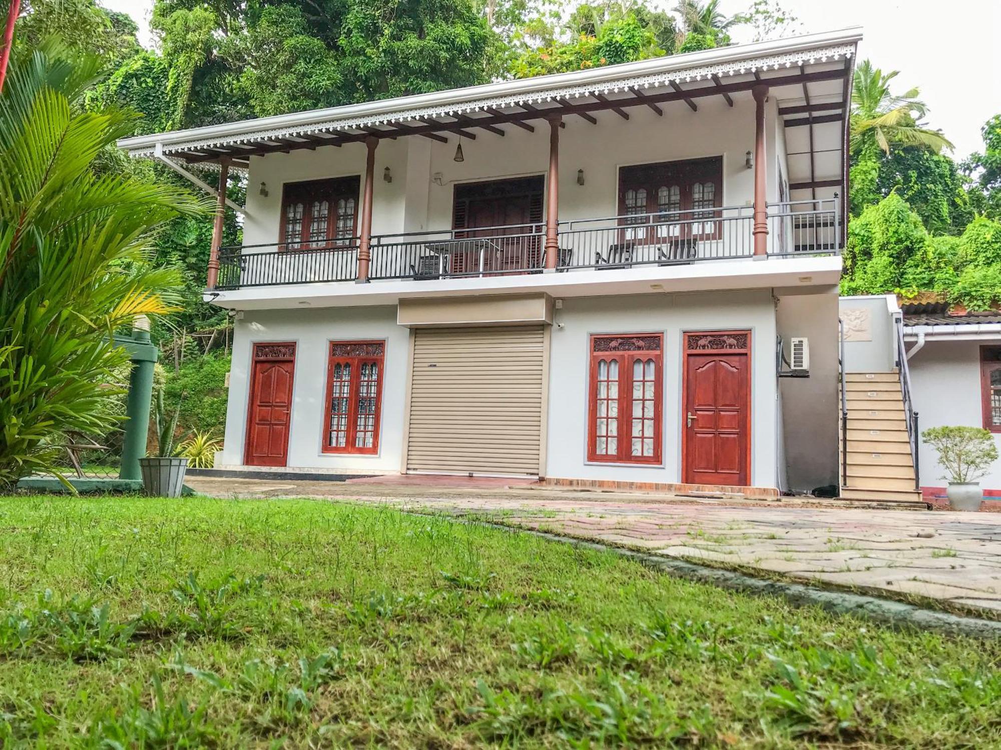 Villa Girilena Hikkaduwa Exteriör bild