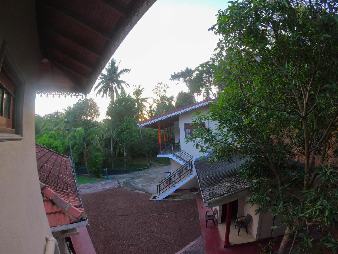 Villa Girilena Hikkaduwa Exteriör bild