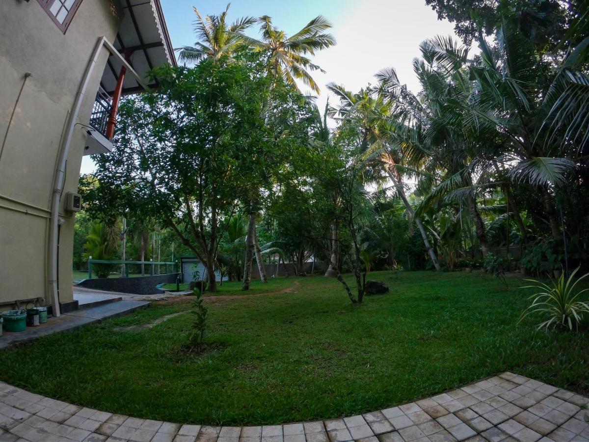 Villa Girilena Hikkaduwa Exteriör bild