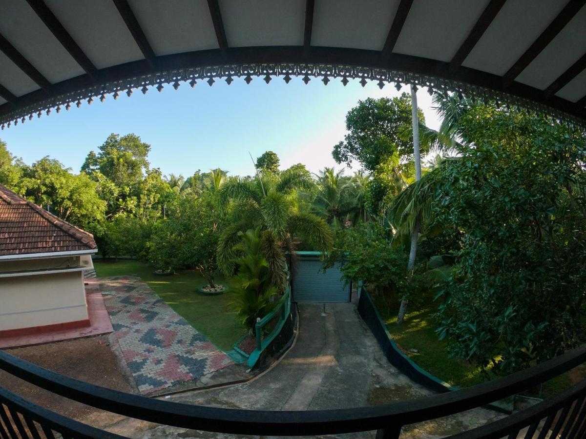 Villa Girilena Hikkaduwa Exteriör bild
